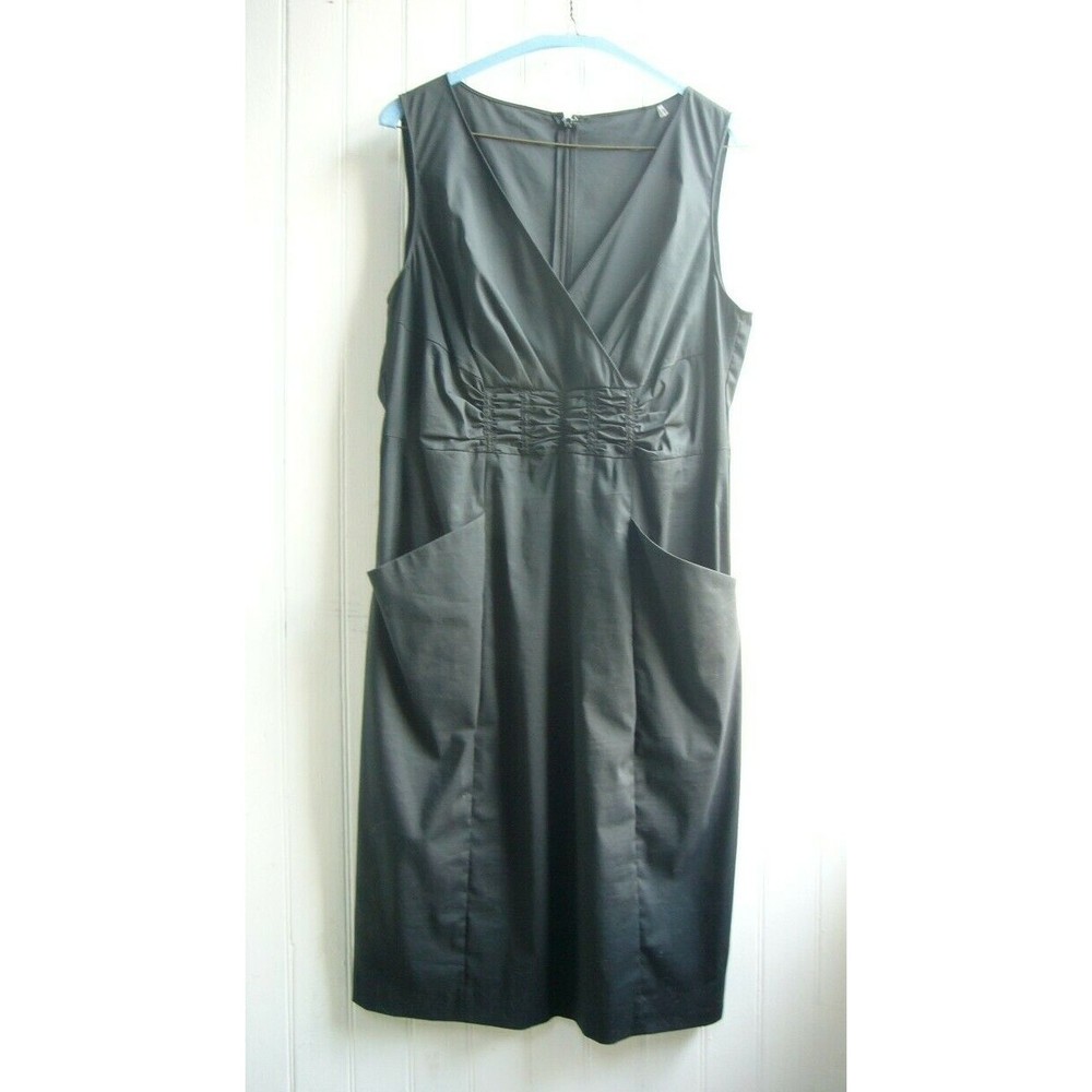Tahari Black V Neck Sleeveless Dress Gathered Waist Pockets Sz 12 Sheath Minimal